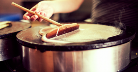 spreading a crepe - La Bonne Crepe