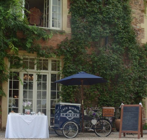 Wedding Catering and Venue Equipment Hire - Cafe Bon Bon Ice Cream & Pimm's Tricycles -Image 19252