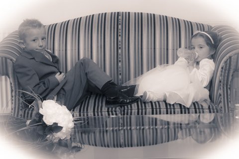 Page boy & Flower girl relaxing - Burley-Photography