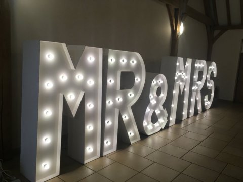5ft White MR&MRS - Light Up Love
