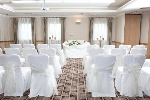 Verandah Suite Civil - Cottons Hotel & Spa