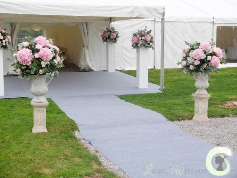 Entrance urn arrangements - Laurel Weddings