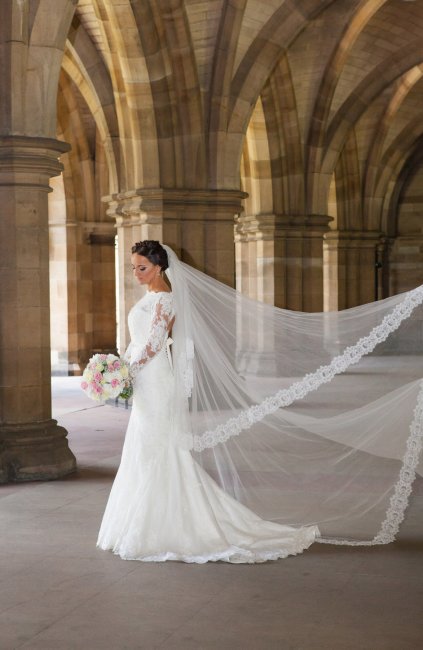 Bride at Glasgow University - Lorraine Bhandari Photography & Videography