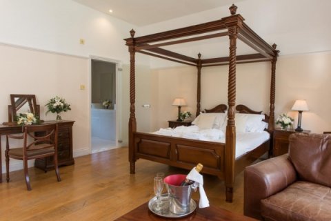 Bridal Suite - Silchester House