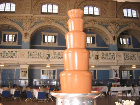The Large Fountain - Chocolate Fountains of Dorset