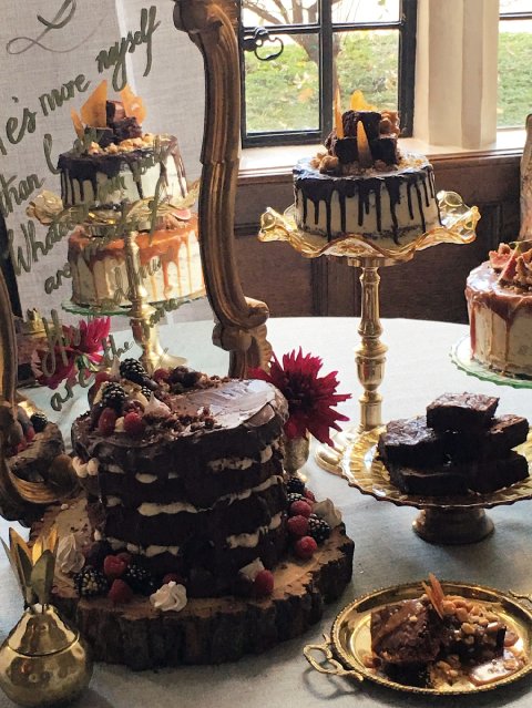 cake stands - Thevintagehire.com