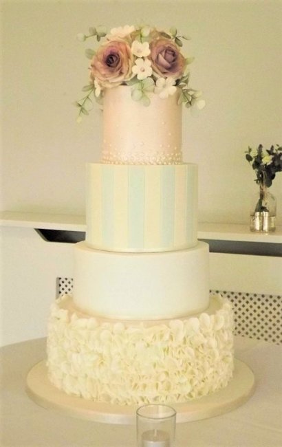 Wedding Cakes - Wedding Cakes Berkshire - Petit Gateau-Image 35106