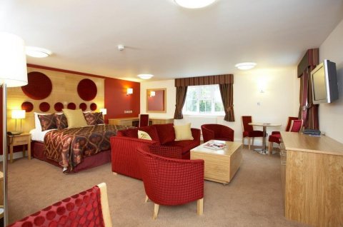 Hotel suite - Best Western Plus Ullesthorpe Court Hotel and Golf Club