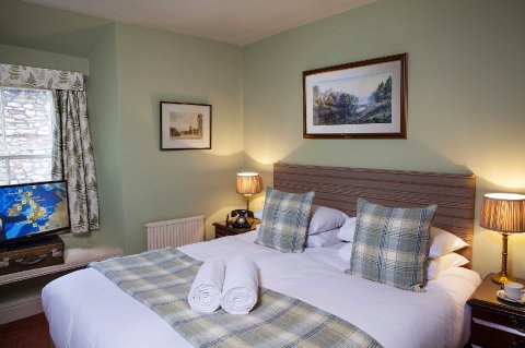 Classic double bedroom - The White Hart Hotel 