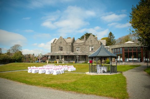 Outside view - Bron Eifion Country House Hotel