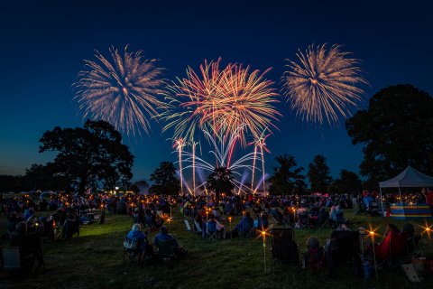 Wedding Music and Entertainment - Wedding Fireworks UK - by Flashpoint Fireworks Ltd-Image 23150