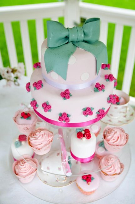 Cath Kidson Style Wedding Cake - Wedding Cakes by Lisa Broughton
