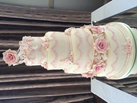 Wedding Cakes - Cake by Lynda Morrison-Image 20247