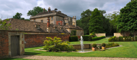 Burrell Park - Deluxe Hospitality