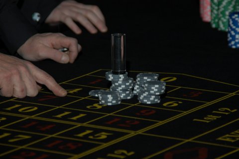 Pays 897 Chips - Moonlight Fun Casino Hire
