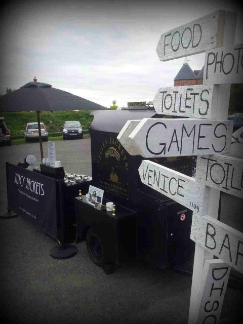 Vintage Wedding Caterers - Juicy Jackets - Juicy Jackets