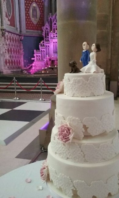 Lace & Rose - Caroline's Cake Company
