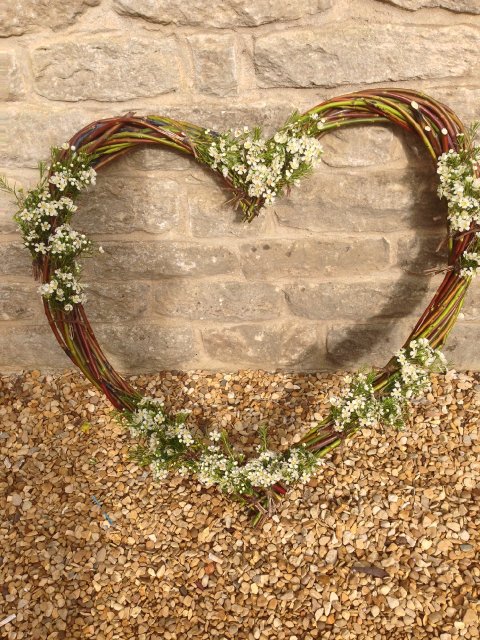 Woven willow heart - Mrs Umbels