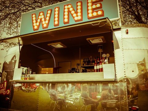 Wedding Bars - Vin Van Voom-Image 8790