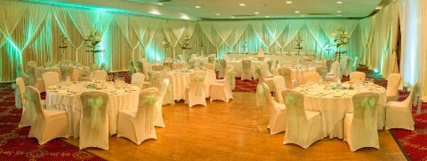 Wedding Ceremony and Reception Venues - La Mon Hotel & Country Club-Image 10389