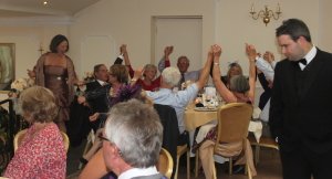 Singing Waiters Duo Act - Singing Waiters & Wedding Singers