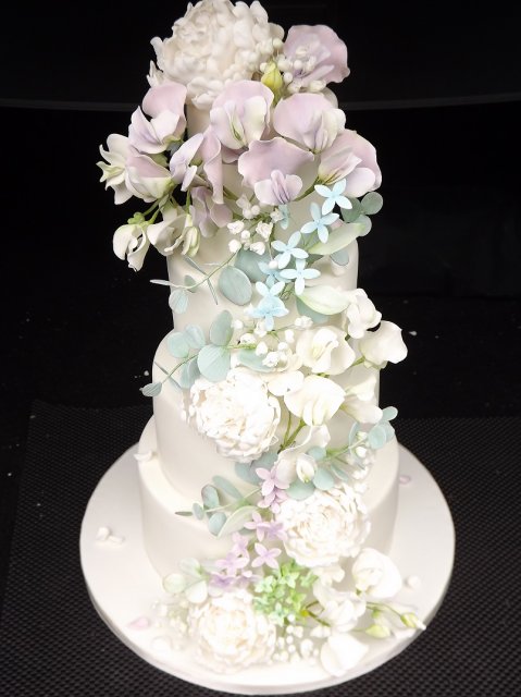 Wedding Cakes - Wedding Cakes Berkshire - Petit Gateau-Image 35098