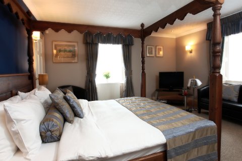 Honeymoon Suite - BEST WESTERN PLUS Philipburn House Hotel