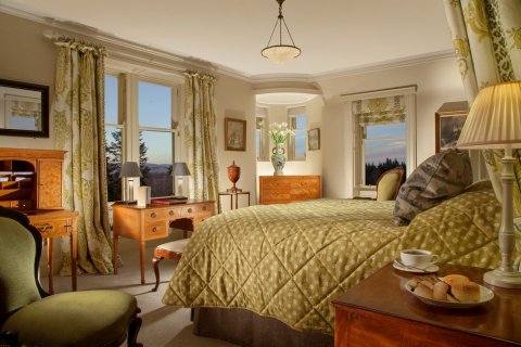 Eden Suite - Cromlix and Chez Roux