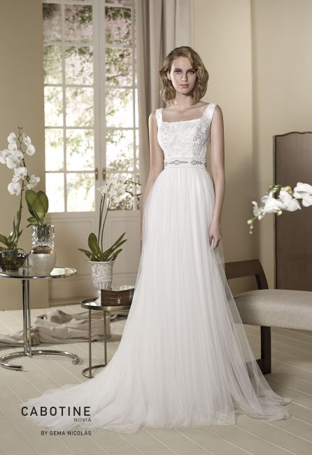 Wedding Dress with silked tulle skirt gathered at the waist. Embroidered tulle bodice and straps. waistline embellished with an embroidered lace strip. - GN DESIGN GROUP