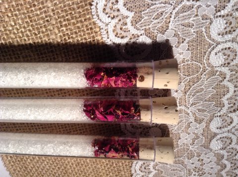 Unique tubes with bath salts and rose petals - Melys Weddings