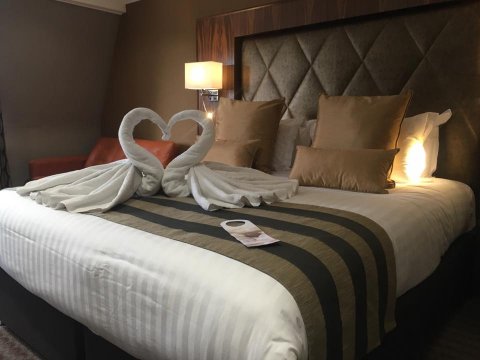 Wedding Accommodation - Best Western Plus Donnington Manor Hotel-Image 9658