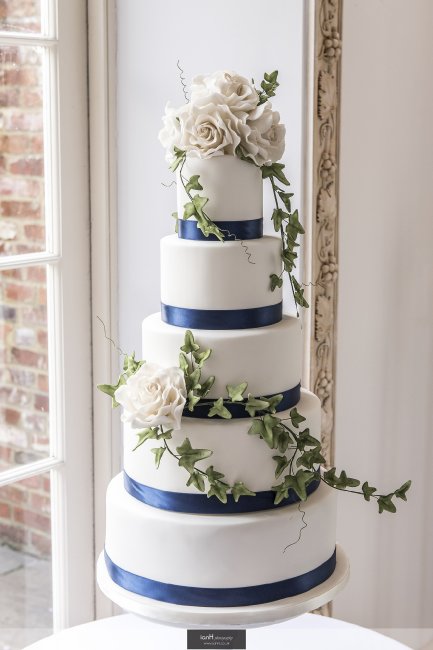 Wedding Cakes - Lisa Notley Cake Design-Image 14881