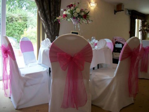 Chair covers with bows - Party Perfect