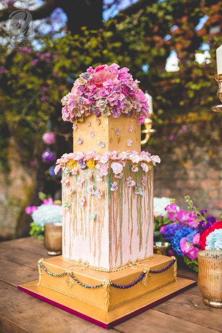 Unique Cakes, by Yevnig #Elegantwedding #ElegantCake #Weddingcake #Luxurywedding #Luxbride #Luxuryweddingcake #GoldLeafweddingcake #Desserttable - Unique Cakes by Yevnig