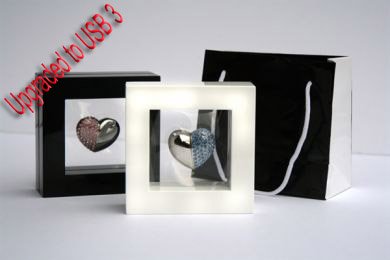 Floating frame USB Heart - Warehouse Video Service