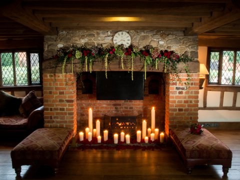 Mantelpiece at Cain Manor - Sonning Flowers 