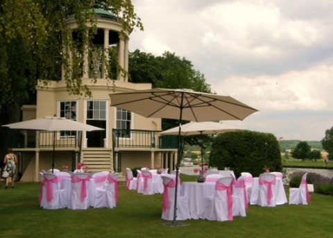 Temple Island-a stunning riverside wedding venue - Hobbs of Henley Ltd