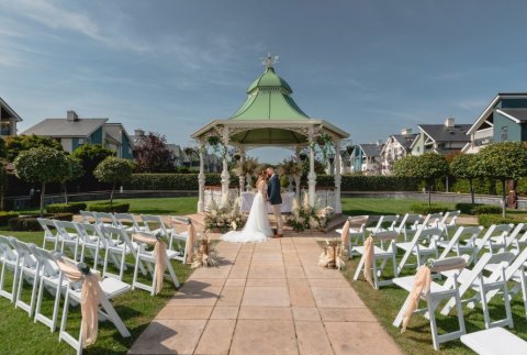 Couple by Gazebo for Ceremony - Hythe Imperial Hotel Spa and Golf 