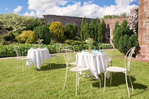 Start your day on the lawn - Carfraemill Lodge