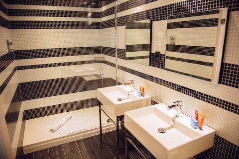 STAY central en-suite bathrooms - STAY central hotel