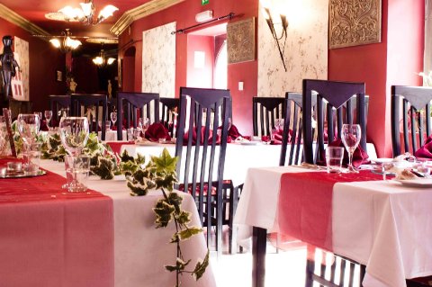 gatehouse dining room - Banwell Castle Gatehouse Weddings 