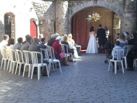 court yard ceremonies - Banwell Castle Gatehouse Weddings 