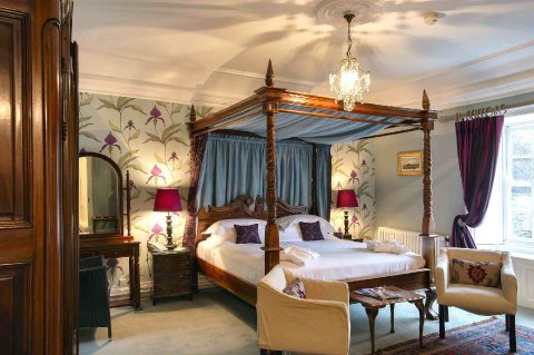 Four-Poster Guest Room - Bridge House Hotel, Beaminster