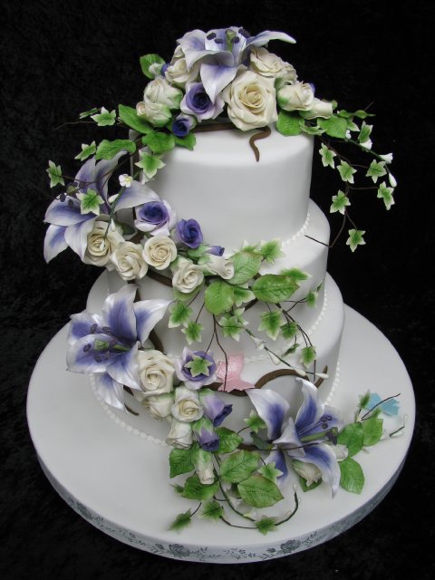 Floral Wedding Cake with wired sugar flowers - Forget Me Not Cakes