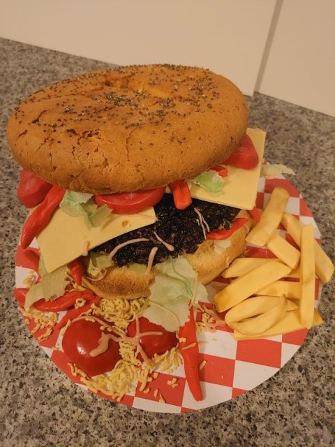 8in cake, Burger & chips - Speciality-Cakes